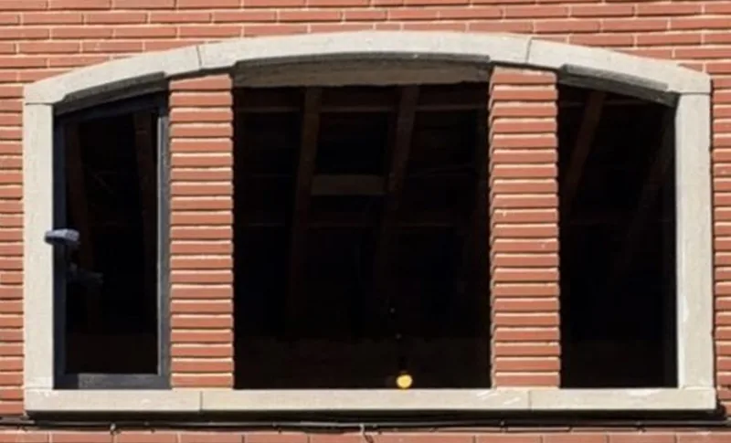 Baies vides après le démontage, pendant les travaux
